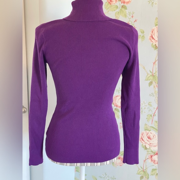 Beautiful purple rubbed turtleneck sweater - Picture 3 of 7